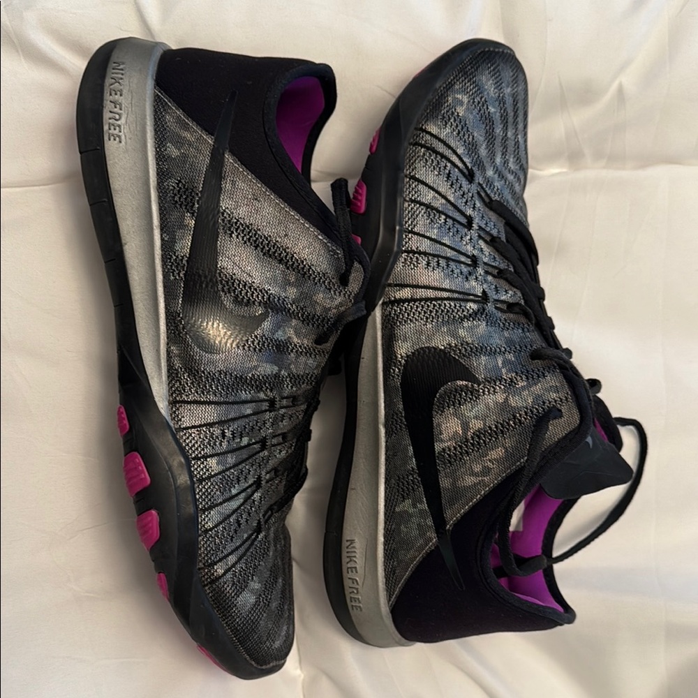 Nike Black and Gray Athletic Shoes
